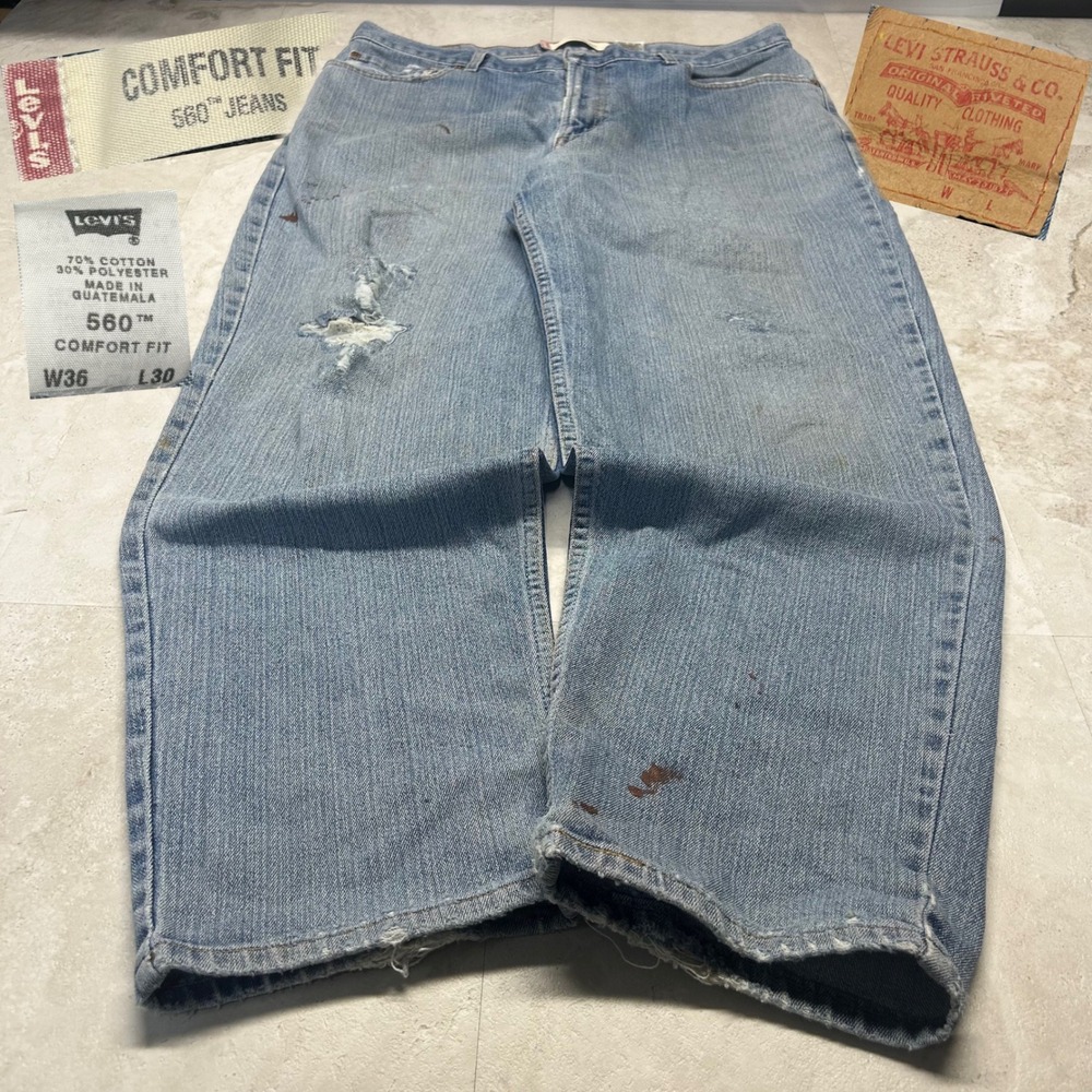 Levis 560 Comfort Fit Jeans Light Wash Mens W36 L30 Distressed Baggy Denim 0752